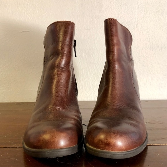 ♦️SOLD♦️Born leather ankle boots 6M - Picture 2 of 6